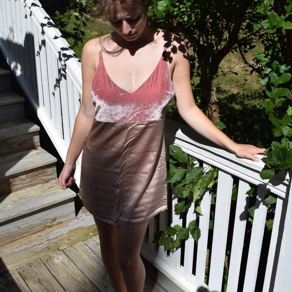 Reformation "Kit" dress in blush - Picture 7 of 7